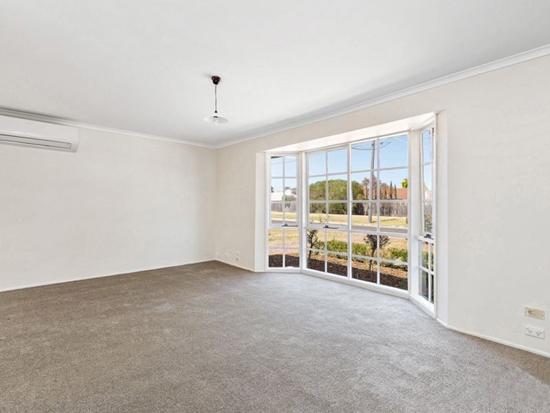 2 Rosscommon Place, Seabrook VIC 3028