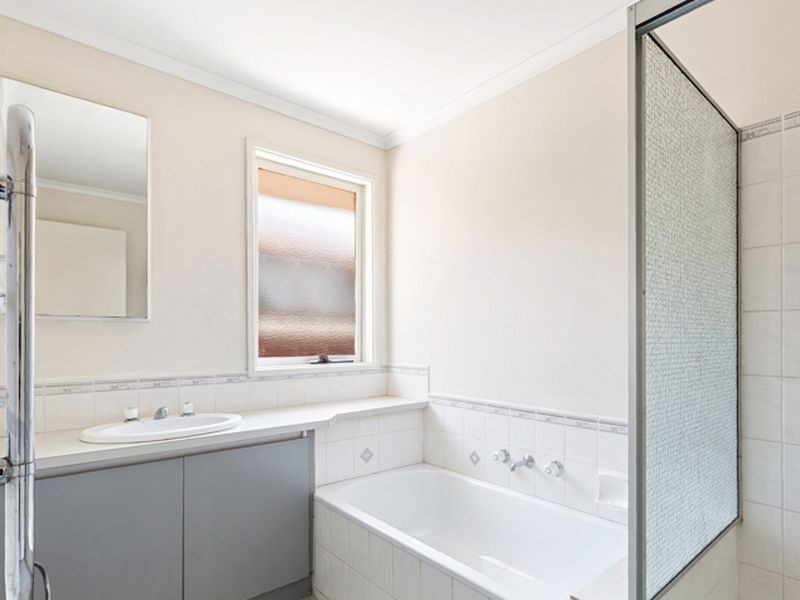 2 Rosscommon Place, Seabrook VIC 3028