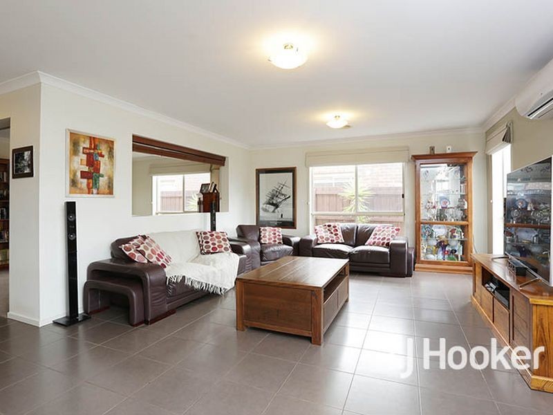 27 Arrowgrass Drive, Point Cook VIC 3030