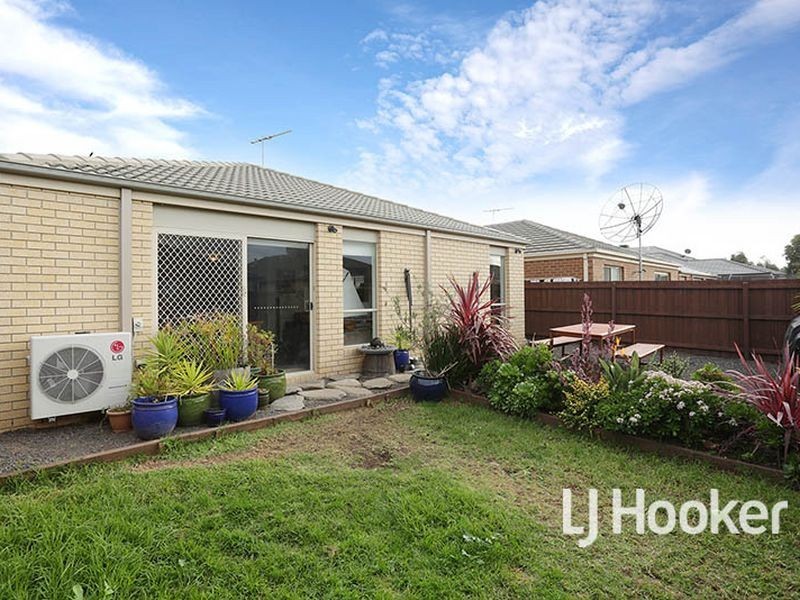 27 Arrowgrass Drive, Point Cook VIC 3030
