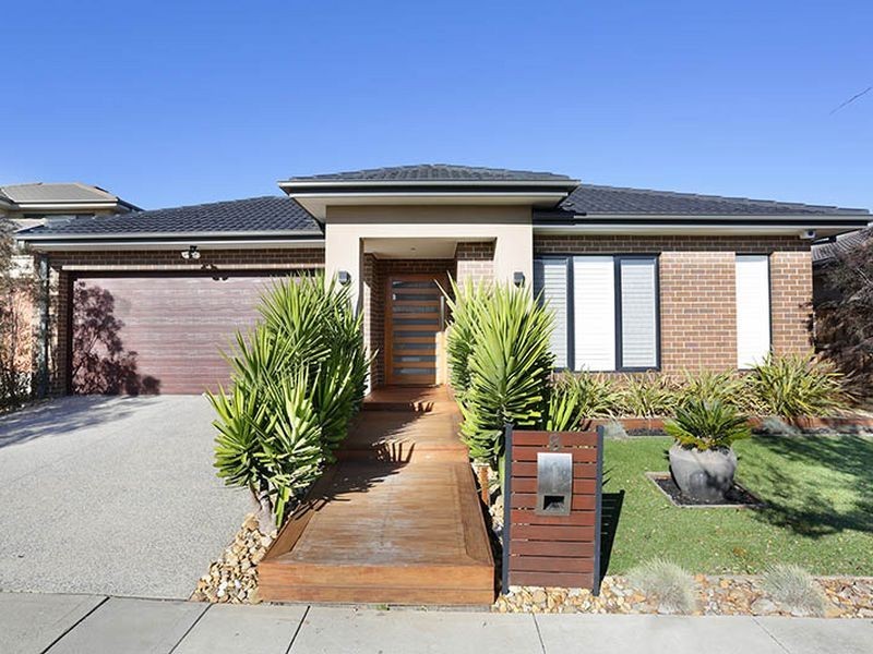 8 Waves Drive, Point Cook VIC 3030