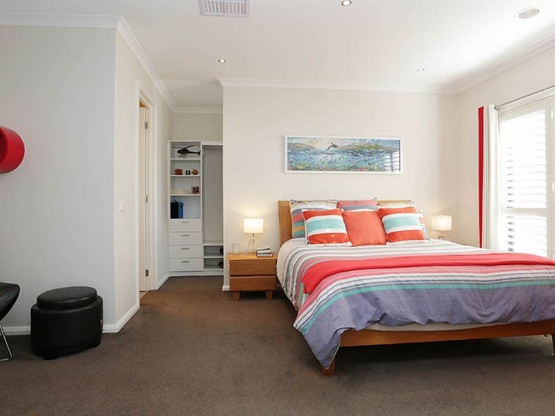 8 Waves Drive, Point Cook VIC 3030