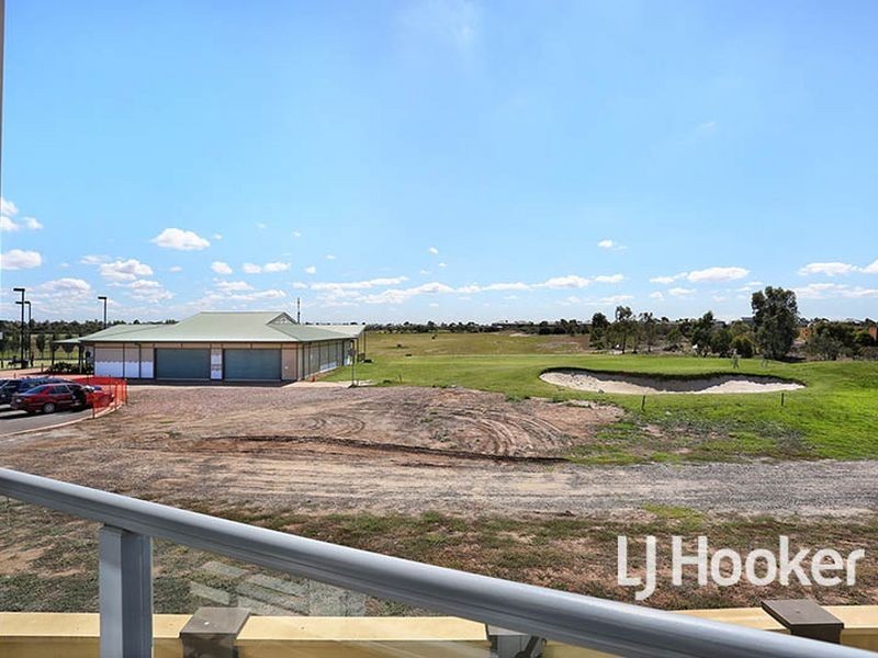 15/9 Greg Norman Drive, Sanctuary Lakes VIC 3030