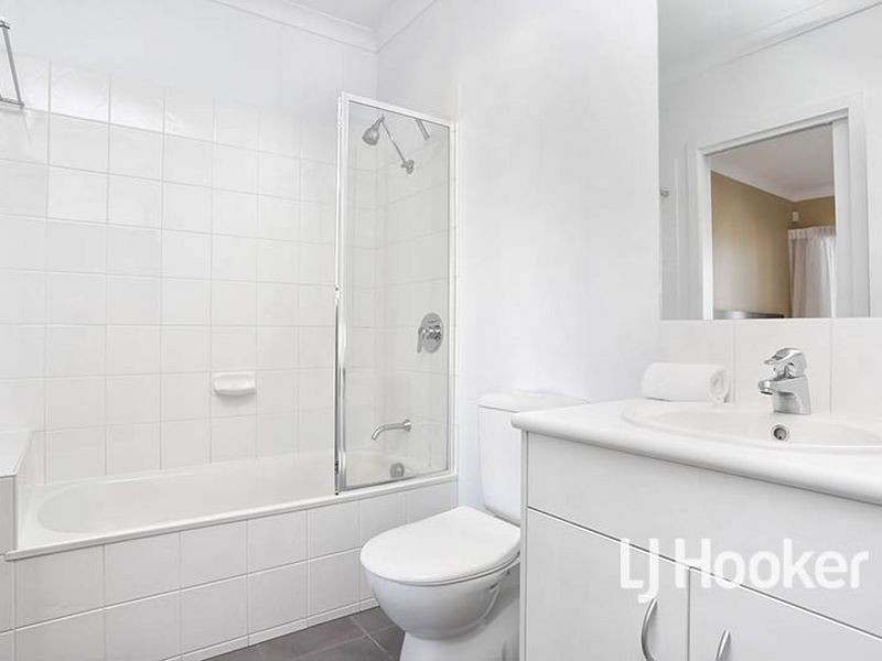 15/9 Greg Norman Drive, Sanctuary Lakes VIC 3030