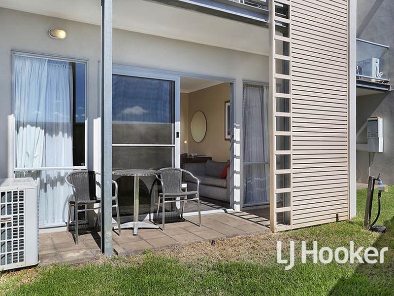 15/9 Greg Norman Drive, Sanctuary Lakes VIC 3030