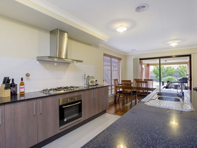 45 Waiben Crescent, Point Cook VIC 3030