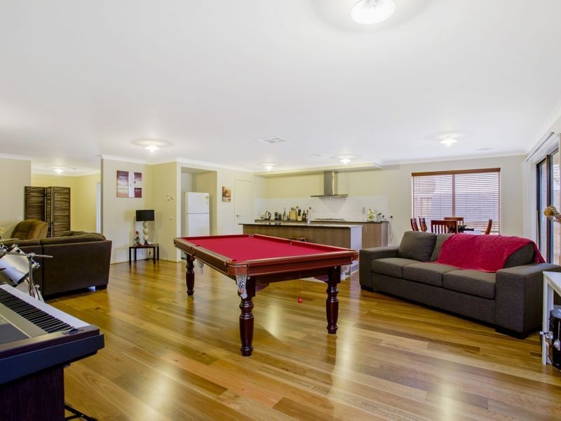 45 Waiben Crescent, Point Cook VIC 3030