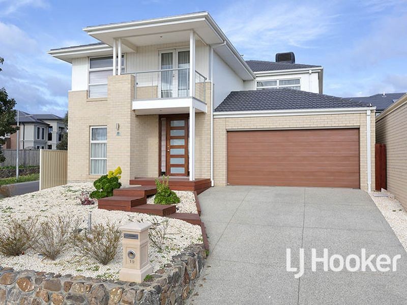 19 Broadstone Way, Point Cook VIC 3030