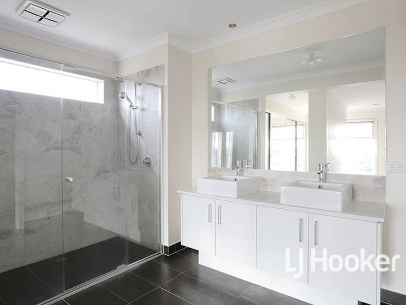 19 Broadstone Way, Point Cook VIC 3030