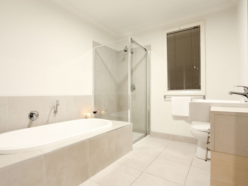 21 Montclair Street, Sanctuary Lakes VIC 3030