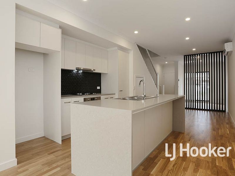 79 Waterhaven Boulevard, Point Cook VIC 3030