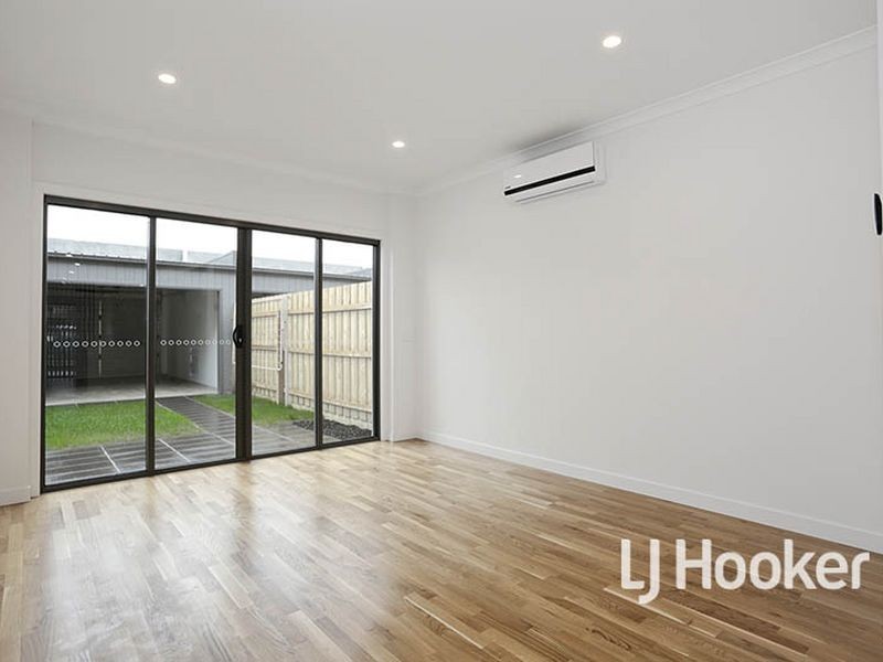 79 Waterhaven Boulevard, Point Cook VIC 3030