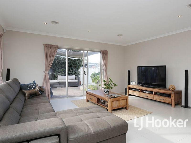 27 Bushfield Road, Truganina VIC 3029