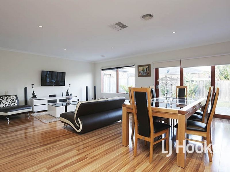 21 Viola Avenue, Point Cook VIC 3030