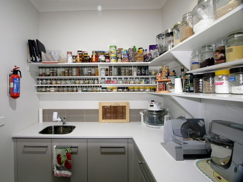 23 Tobago Avenue, Point Cook VIC 3030