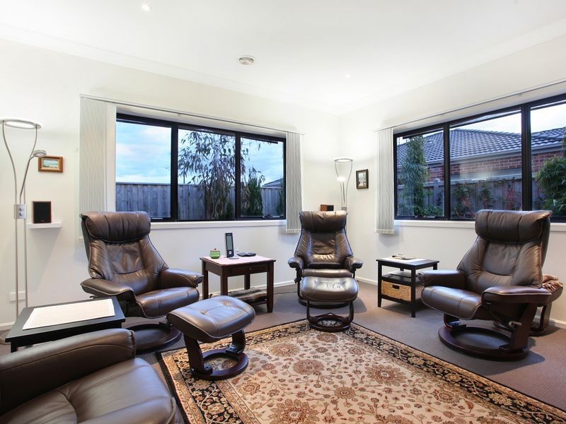 23 Tobago Avenue, Point Cook VIC 3030