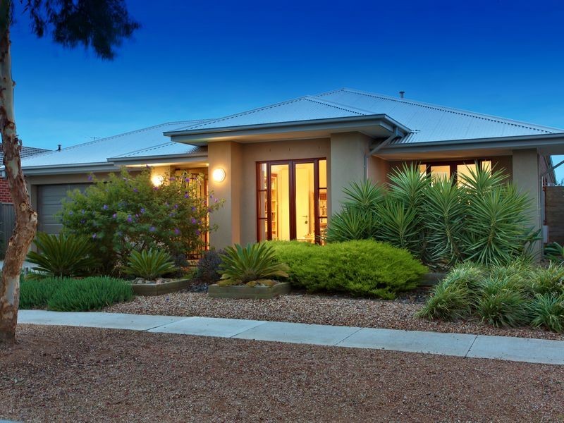 23 Tobago Avenue, Point Cook VIC 3030