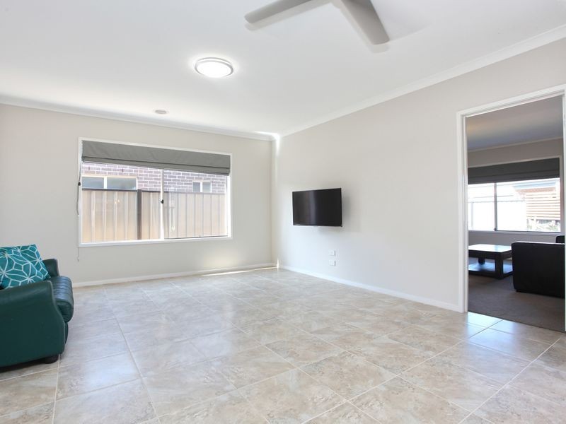 33 Breasley Parkway, Point Cook VIC 3030