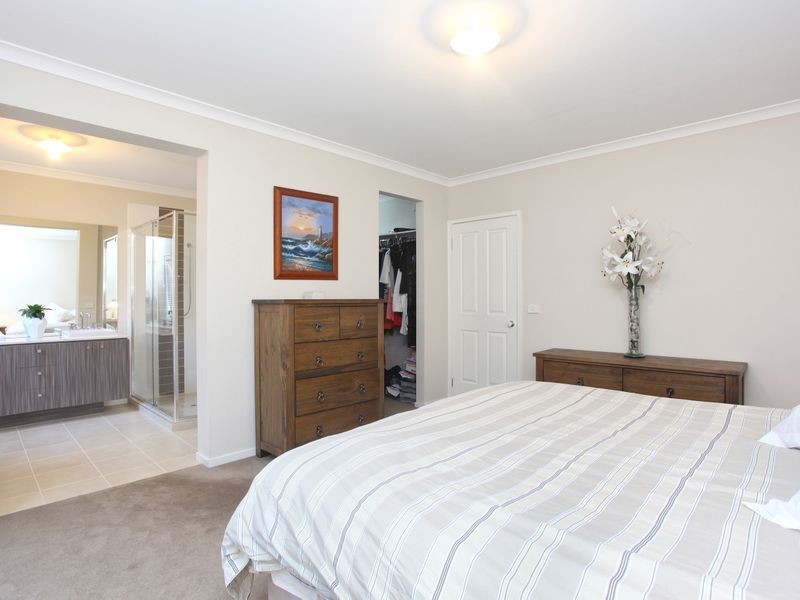 33 Breasley Parkway, Point Cook VIC 3030