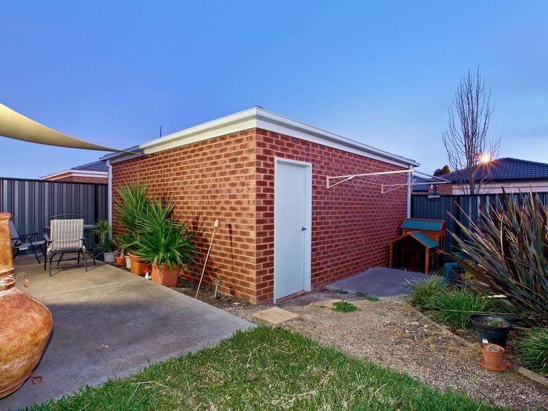 17 Archibald Chase, Point Cook VIC 3030