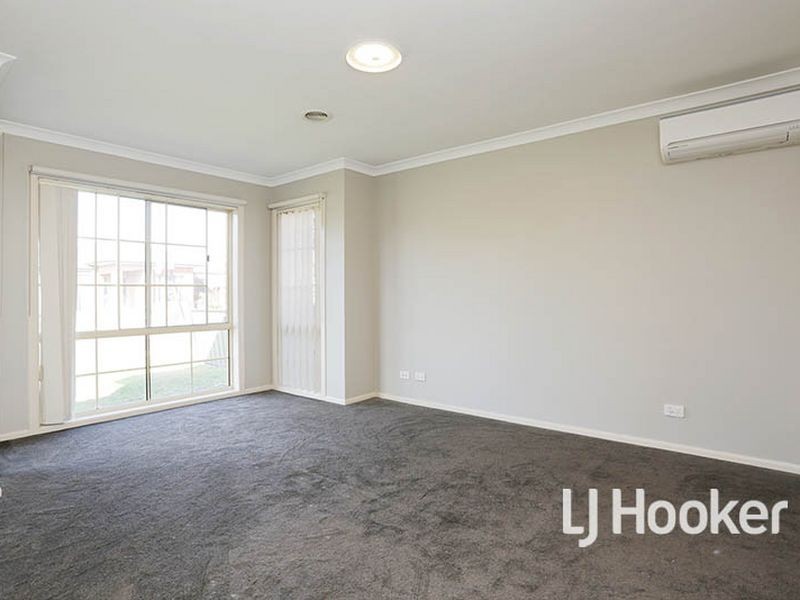 22 Banjo Patterson Circle, Point Cook VIC 3030