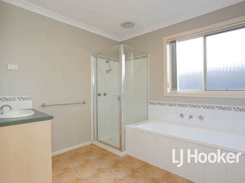 22 Banjo Patterson Circle, Point Cook VIC 3030