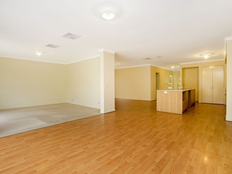 43 Nossal Drive, Point Cook VIC 3030