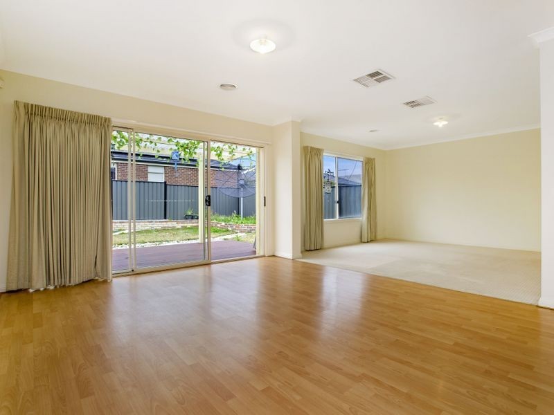 43 Nossal Drive, Point Cook VIC 3030