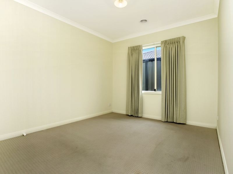 43 Nossal Drive, Point Cook VIC 3030