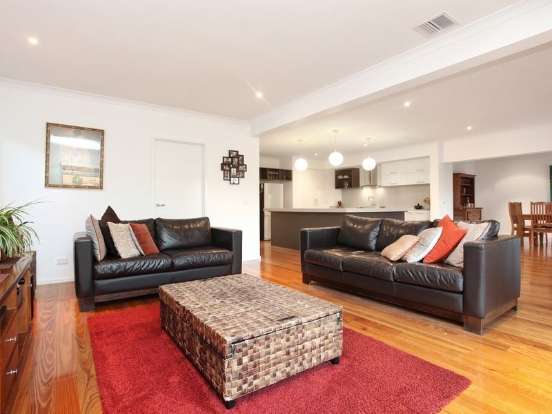 27 Grandpark Circuit, Point Cook VIC 3030