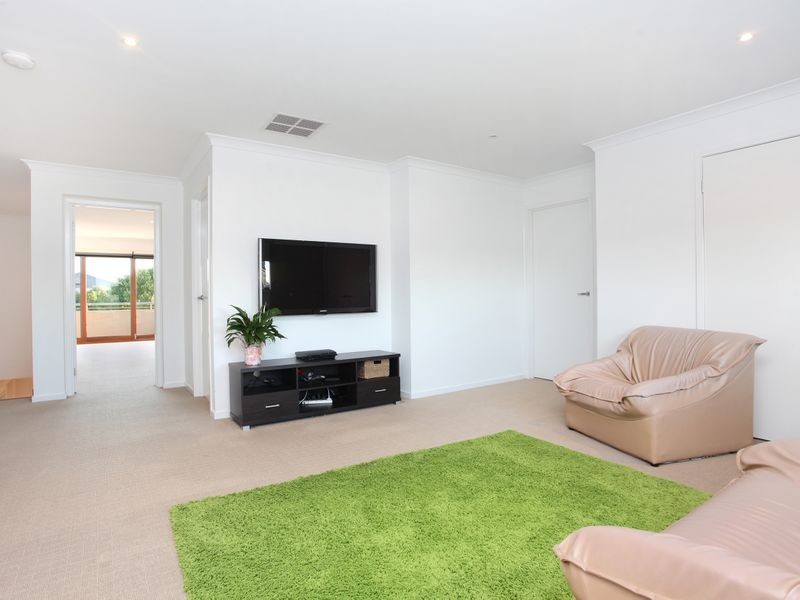 27 Grandpark Circuit, Point Cook VIC 3030