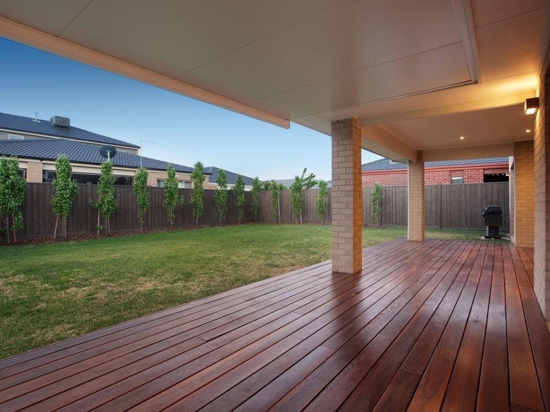 27 Grandpark Circuit, Point Cook VIC 3030