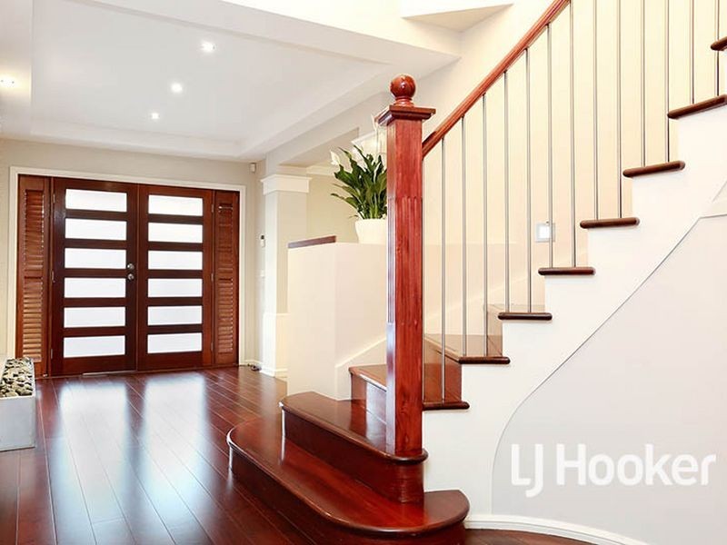 23 Monterey Bay Drive, Sanctuary Lakes VIC 3030