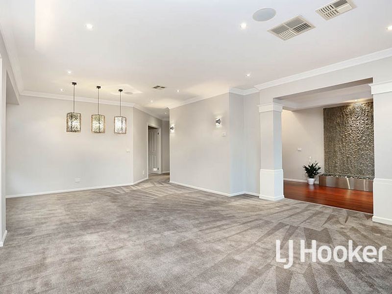 23 Monterey Bay Drive, Sanctuary Lakes VIC 3030