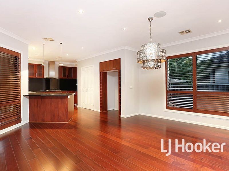 23 Monterey Bay Drive, Sanctuary Lakes VIC 3030