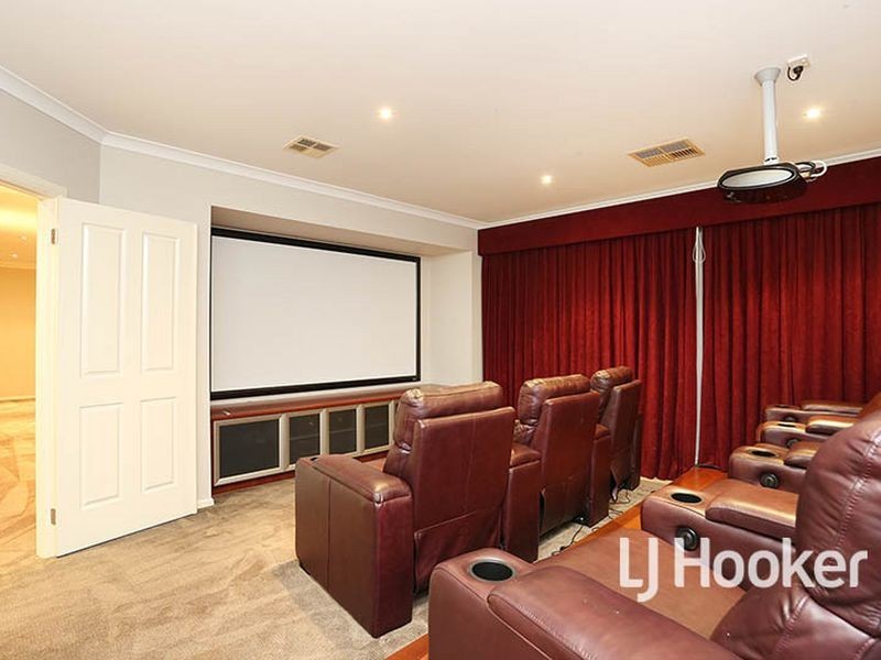 23 Monterey Bay Drive, Sanctuary Lakes VIC 3030