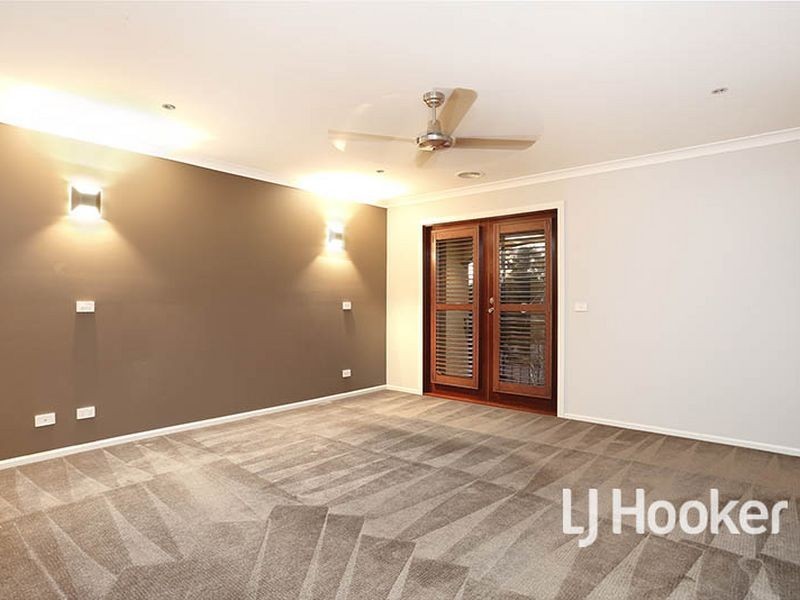 23 Monterey Bay Drive, Sanctuary Lakes VIC 3030