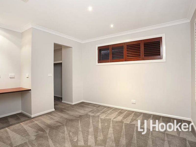 23 Monterey Bay Drive, Sanctuary Lakes VIC 3030