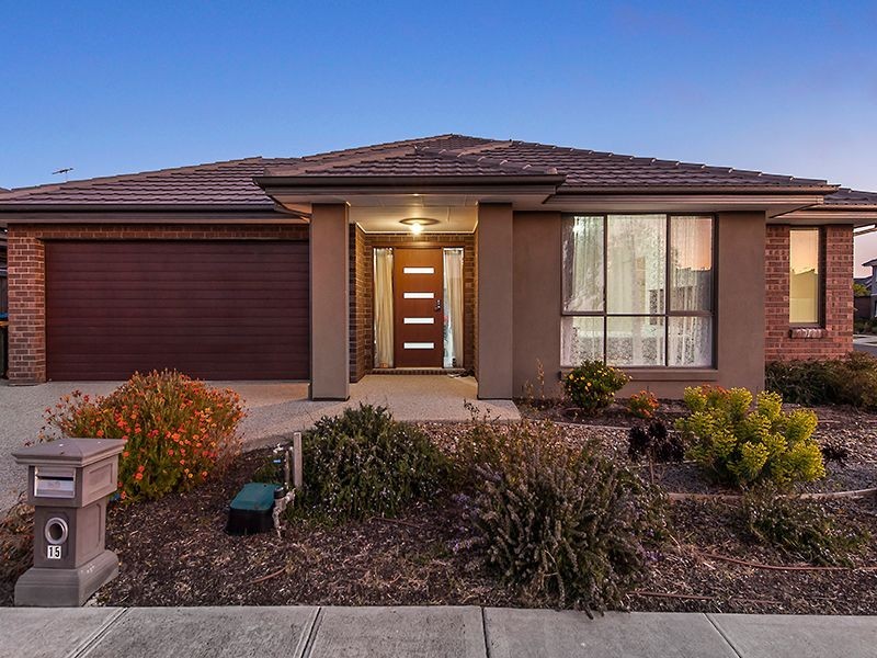 15 McLachlan Drive, Williams Landing VIC 3027