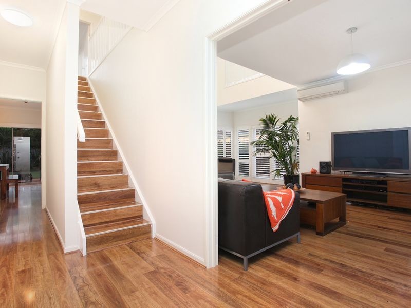 31 Lakeside Drive, Sanctuary Lakes VIC 3030