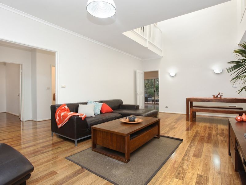 31 Lakeside Drive, Sanctuary Lakes VIC 3030