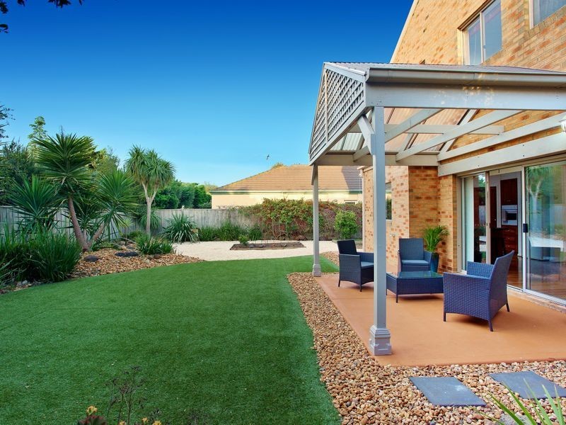 31 Lakeside Drive, Sanctuary Lakes VIC 3030