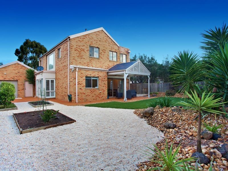 31 Lakeside Drive, Sanctuary Lakes VIC 3030