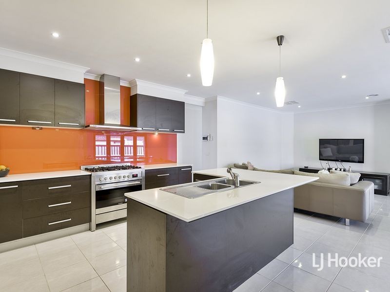 17 McWilliams Crescent, Point Cook VIC 3030