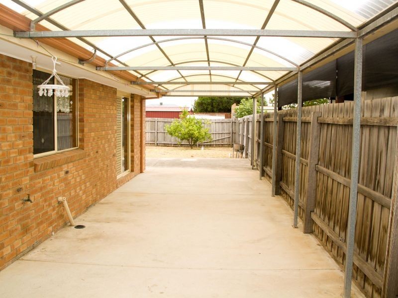 29 MacNeil Drive, Altona Meadows VIC 3028