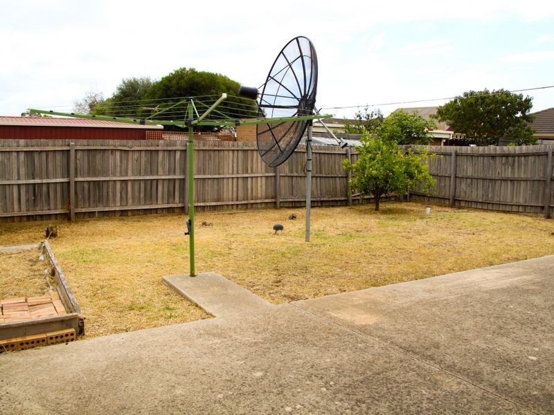 29 MacNeil Drive, Altona Meadows VIC 3028