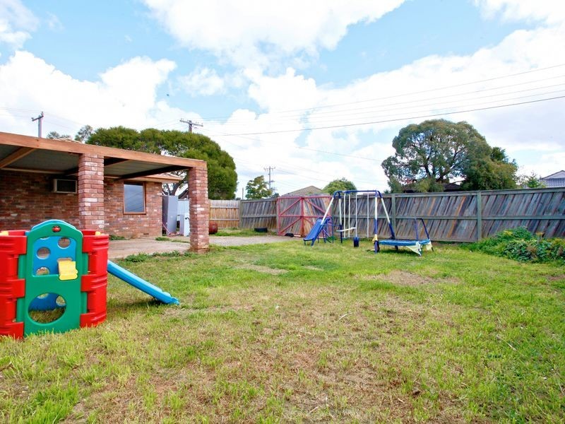 17 Tamarind Crescent, Werribee VIC 3030
