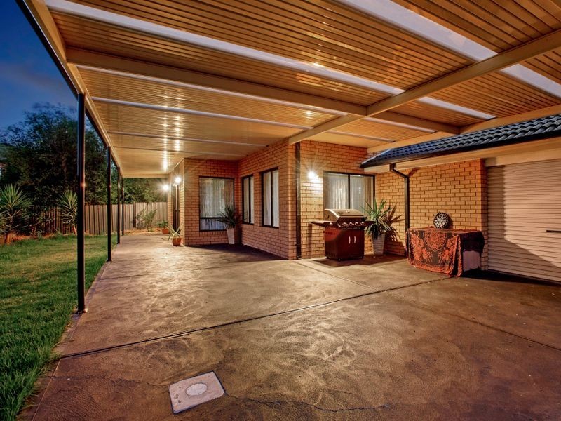 19 May Gibbs Circle, Point Cook VIC 3030