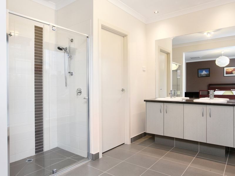 6 Prudence Parade, Point Cook VIC 3030