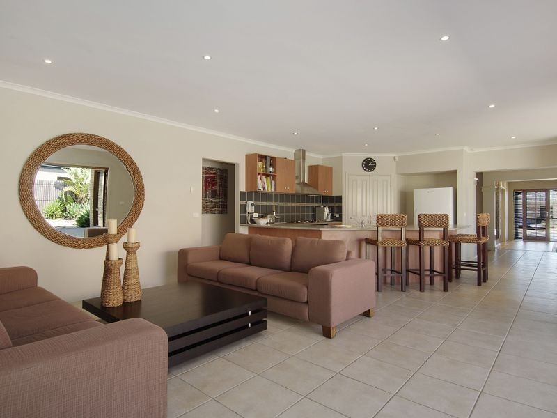 8 CJ Dennis Place, Point Cook VIC 3030